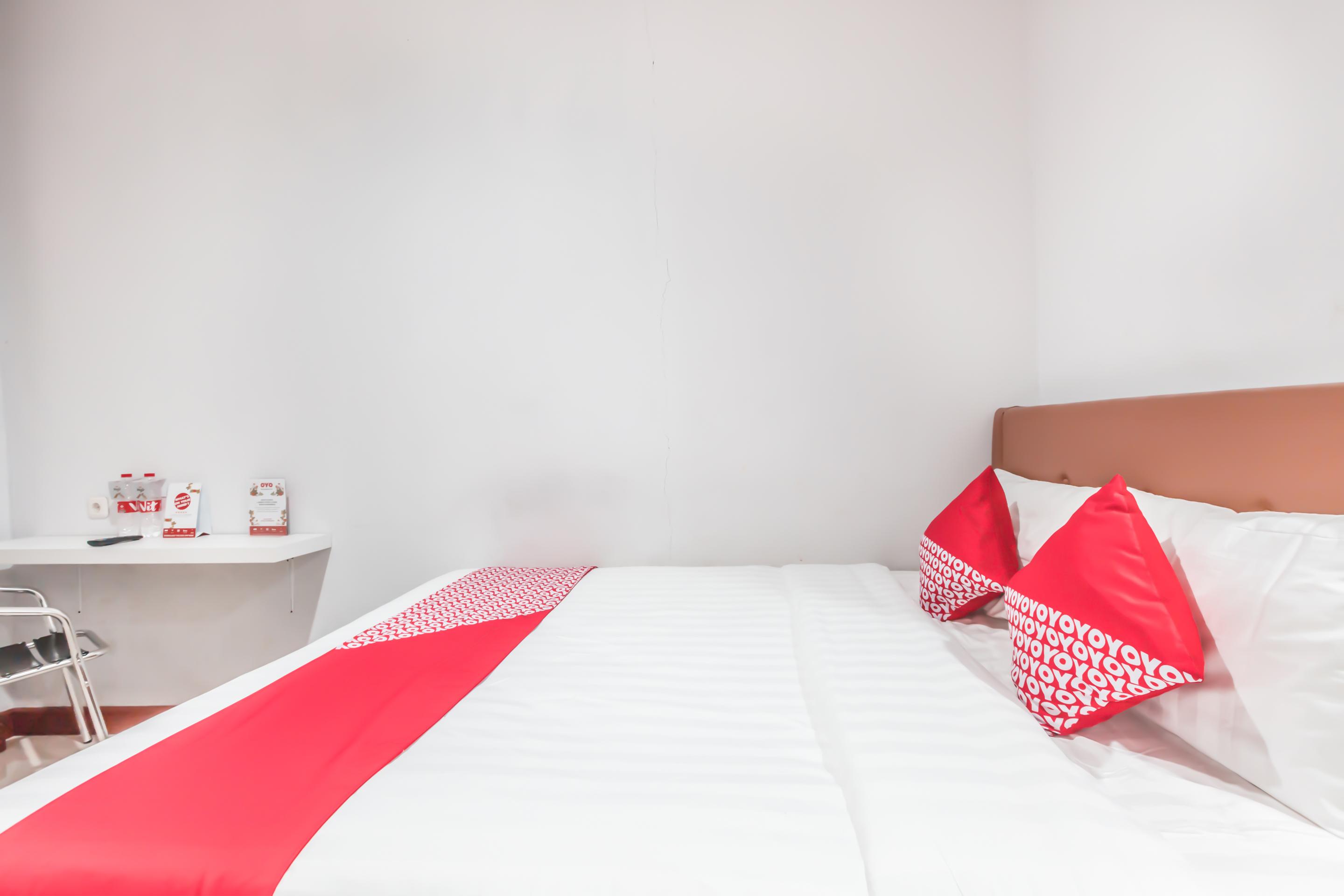 Oyo 1555 Unik Guesthouse Syariah Cakarta Dış mekan fotoğraf