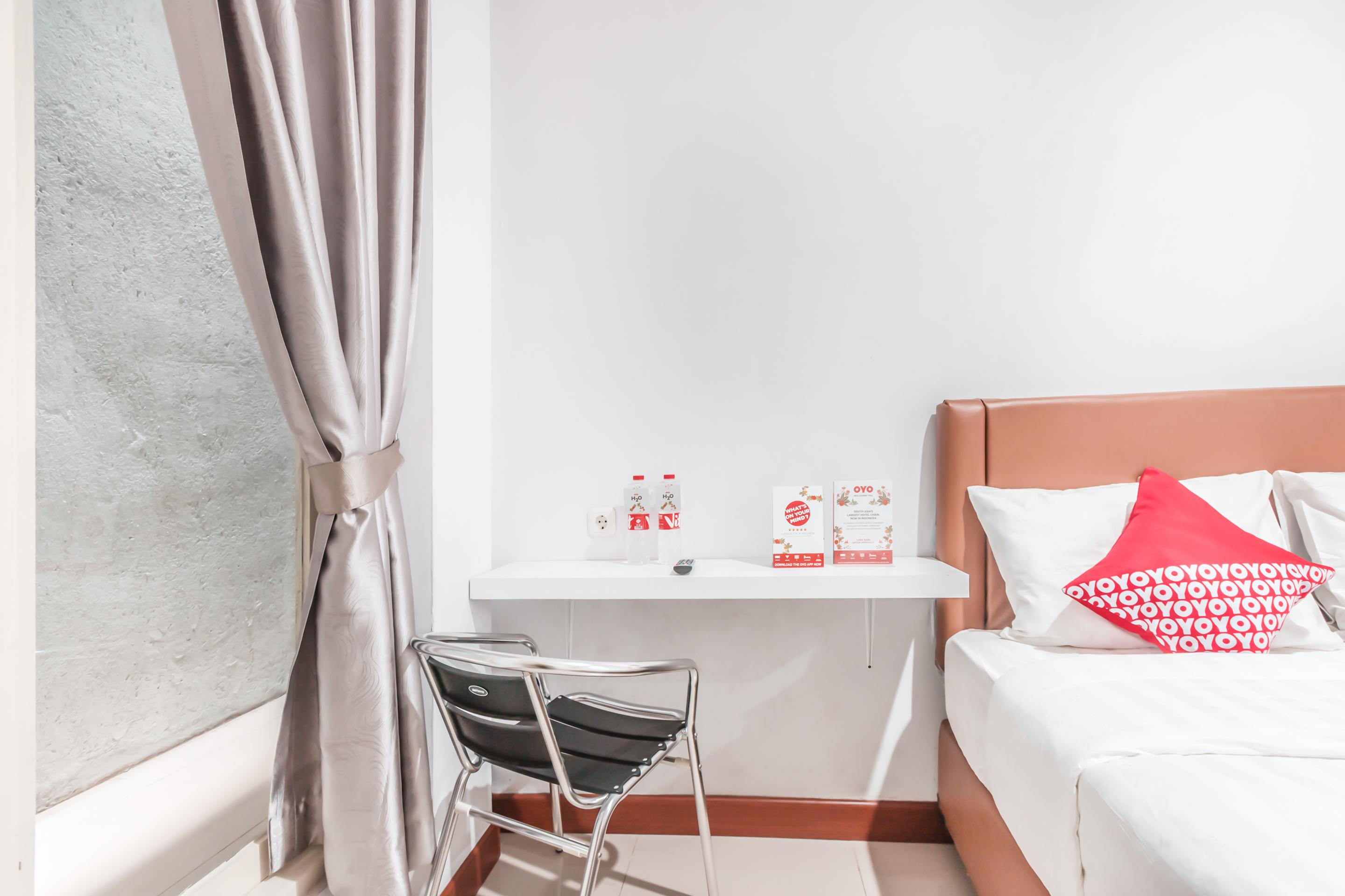 Oyo 1555 Unik Guesthouse Syariah Cakarta Dış mekan fotoğraf