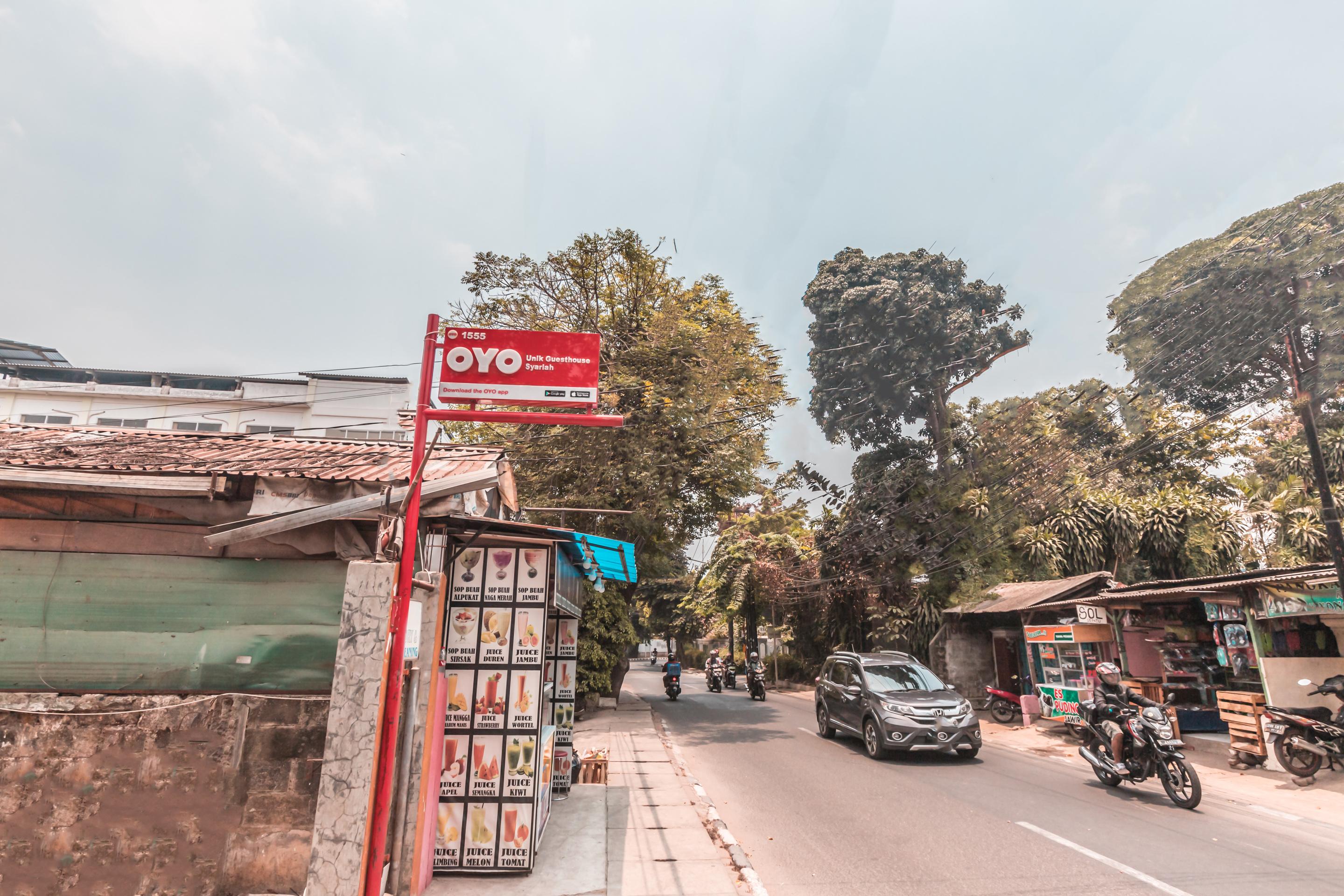 Oyo 1555 Unik Guesthouse Syariah Cakarta Dış mekan fotoğraf