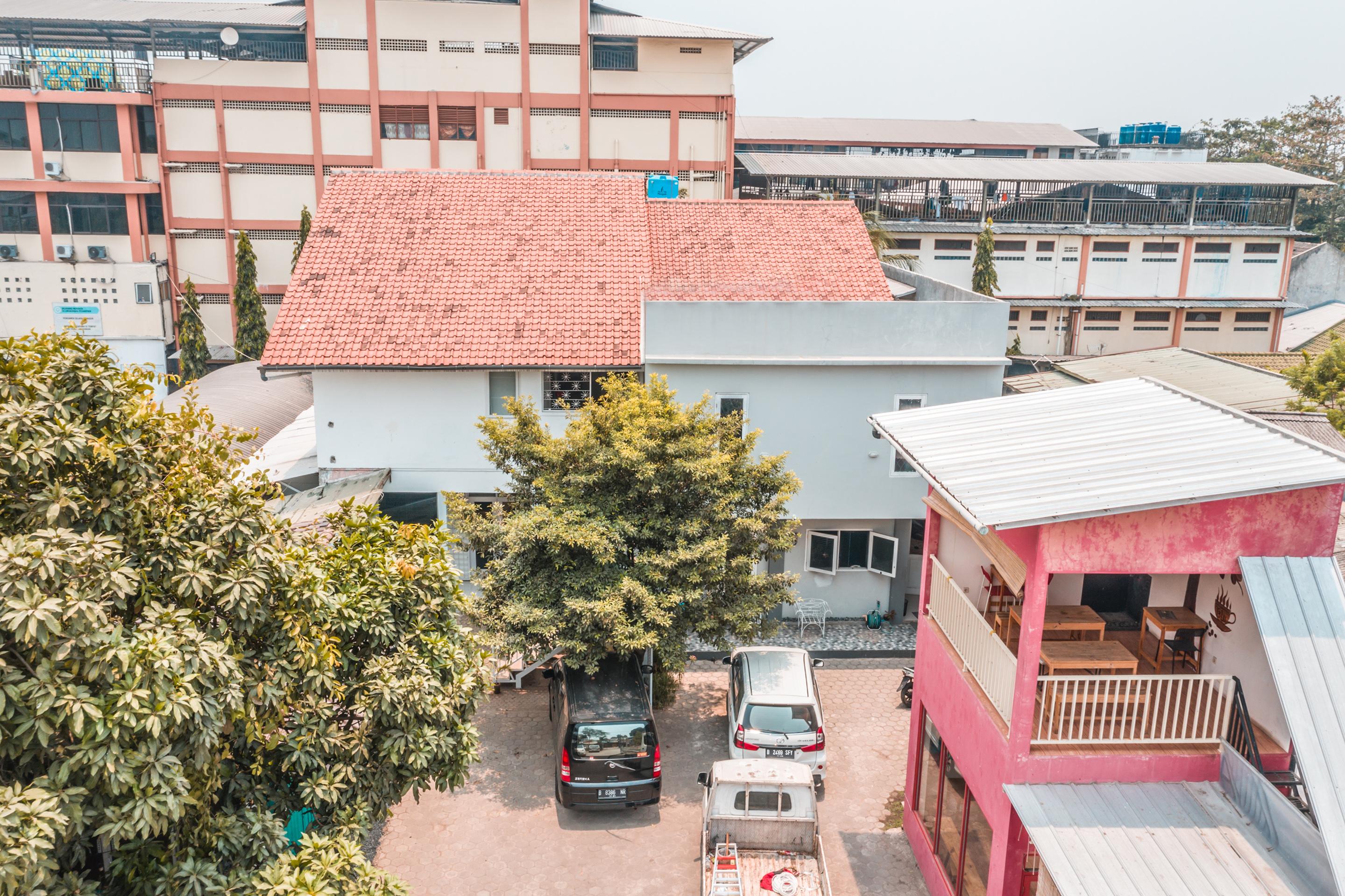 Oyo 1555 Unik Guesthouse Syariah Cakarta Dış mekan fotoğraf