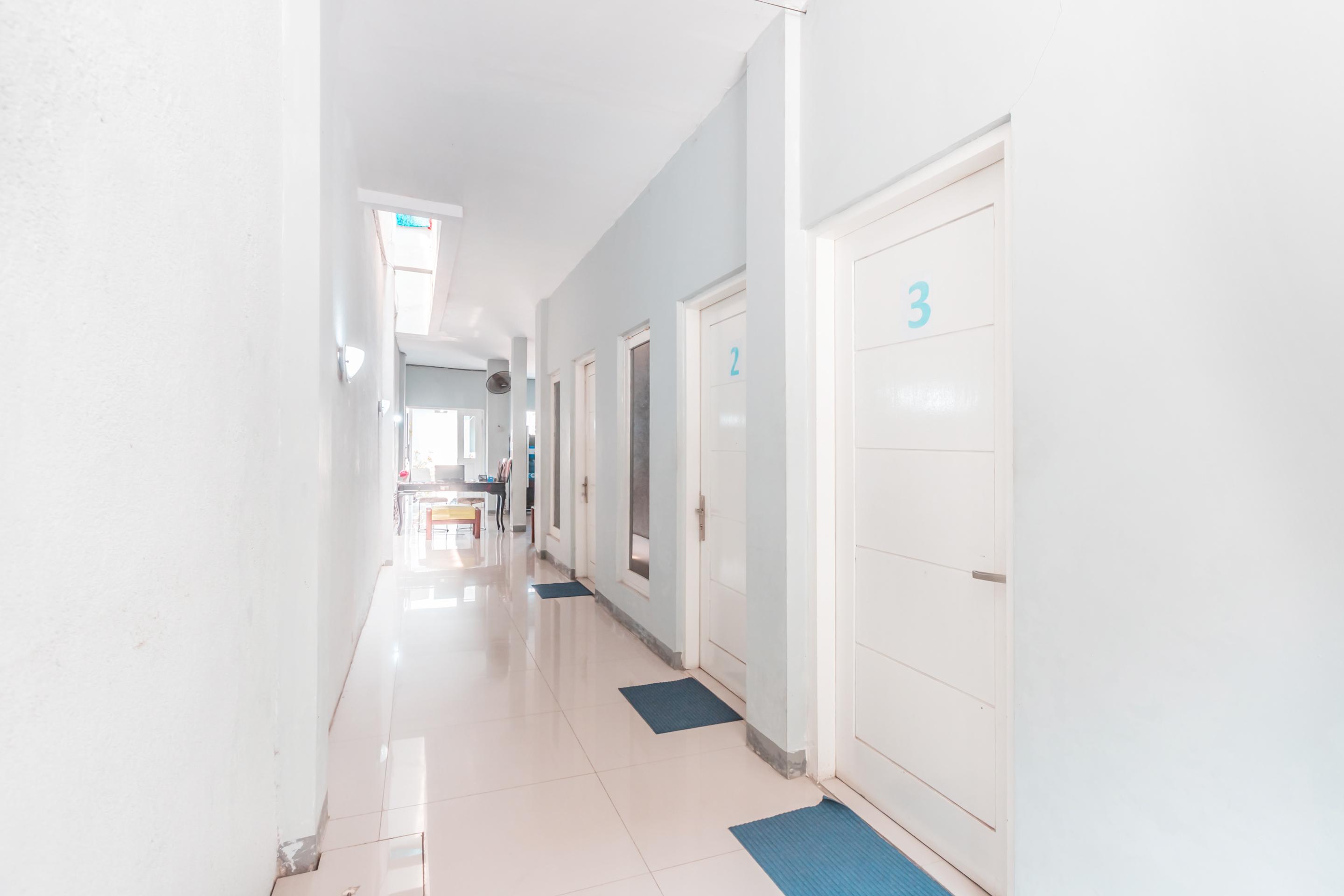 Oyo 1555 Unik Guesthouse Syariah Cakarta Dış mekan fotoğraf