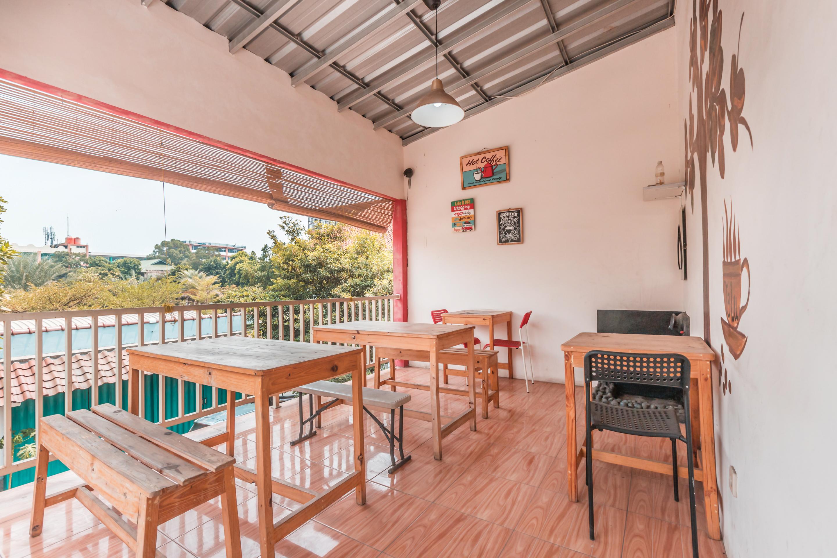 Oyo 1555 Unik Guesthouse Syariah Cakarta Dış mekan fotoğraf